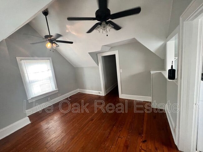 Building Photo - 610 Redgate Ave