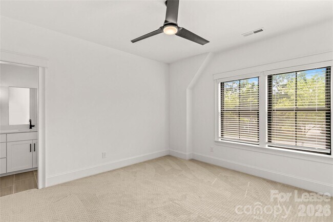 Building Photo - 269 Conroy Ave