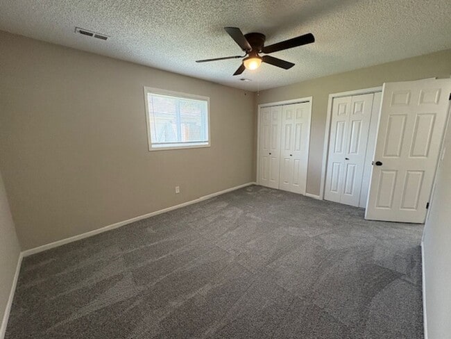 Building Photo - Beautifully Updated 2-Bedroom Duplex with ...