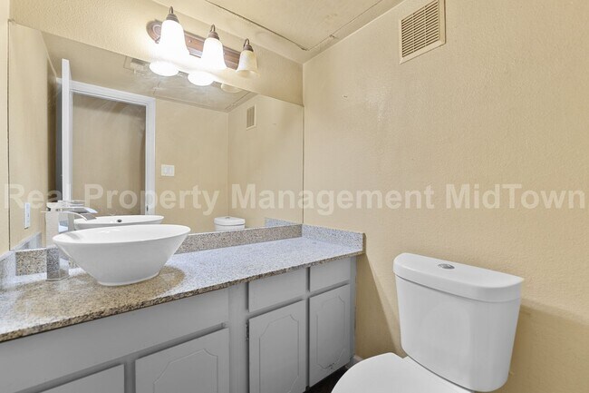 Building Photo - 5516 Boca Raton Blvd