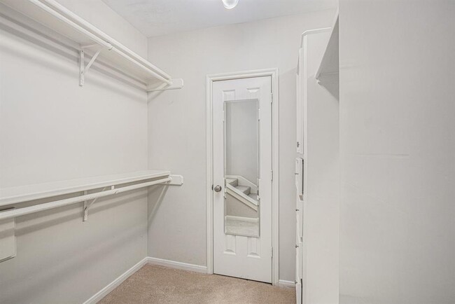 Building Photo - 4655 Spruce St