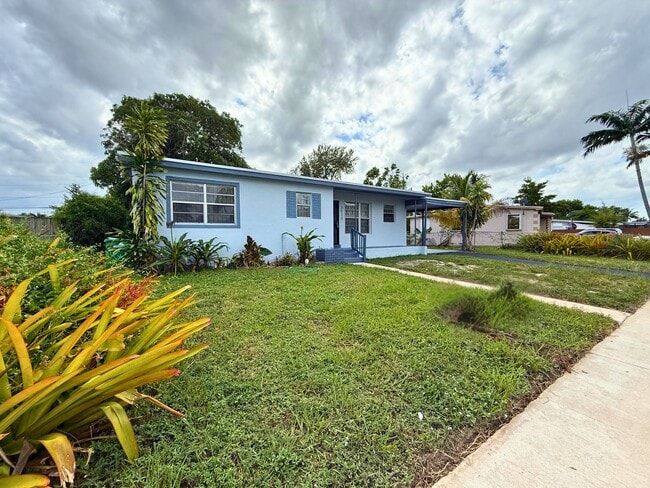 Primary Photo - 3520 NW 178th St