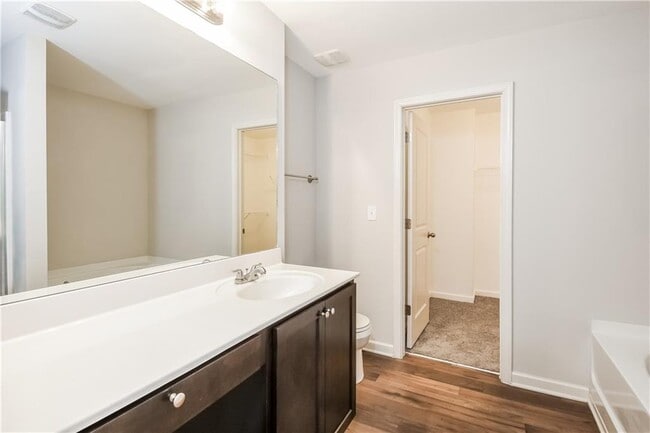 Building Photo - 47 Autumn Canyon Path SE