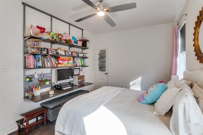 Building Photo - 5116 Slate St