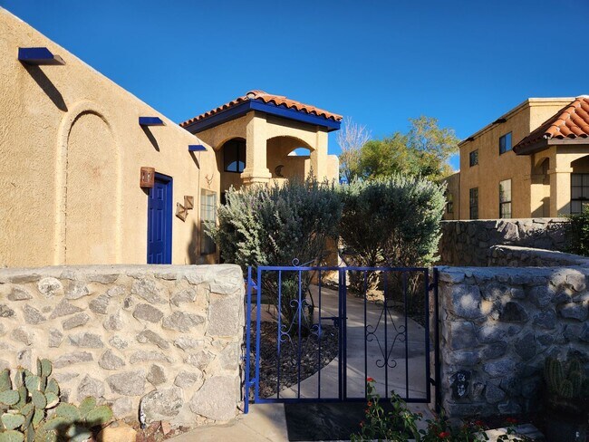 Building Photo - 2050 Pinecone Way