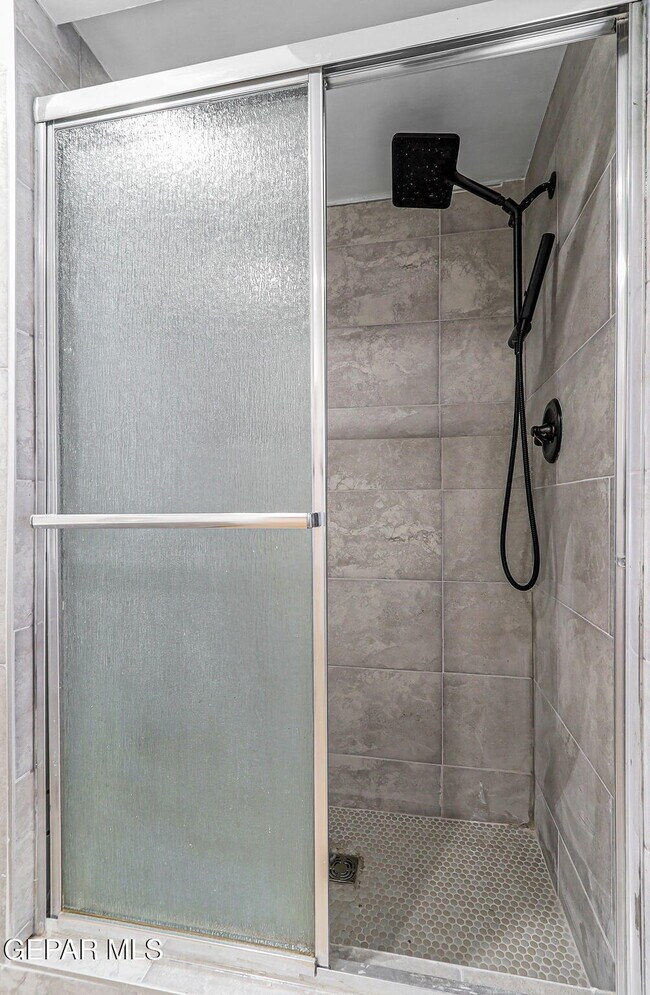 Building Photo - 513 Cardon St