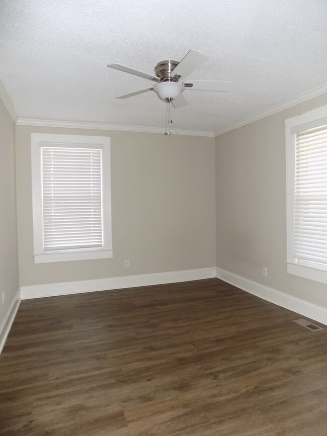 Building Photo - Short term lease in Olympia