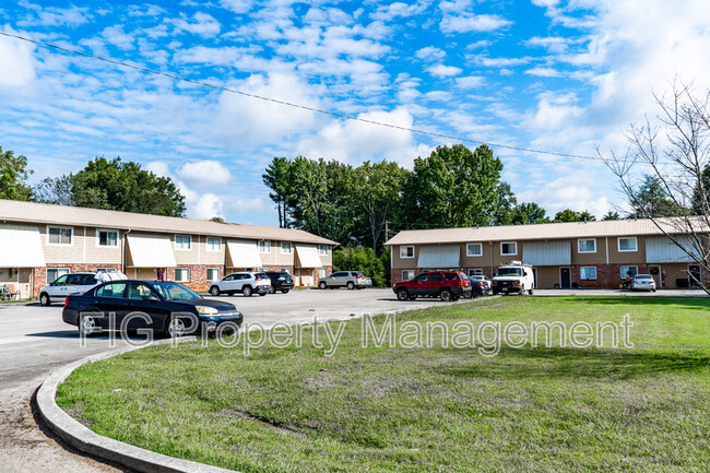 Building Photo - 109 Louella Dr