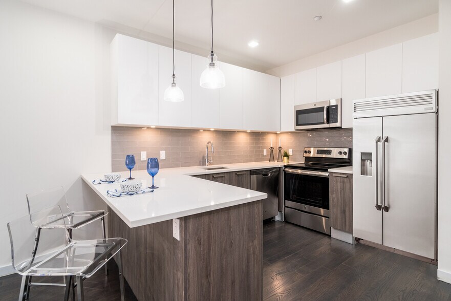 Building Photo - 6122 HUDSON Ave