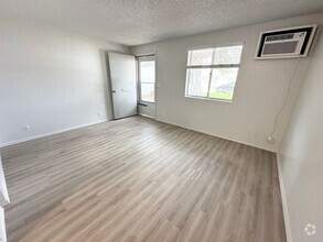 Building Photo - Updated 1 bedroom 1 bathroom apartment ava...