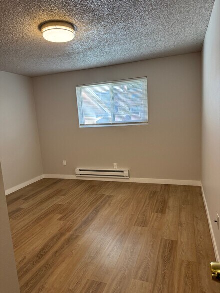 Building Photo - 308 Summit Ave N