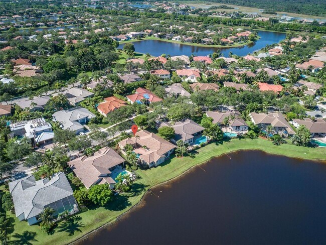 Building Photo - 2664 Edgewater Dr