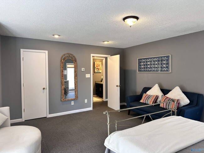 Building Photo - 701 Fagan Springs Dr SE