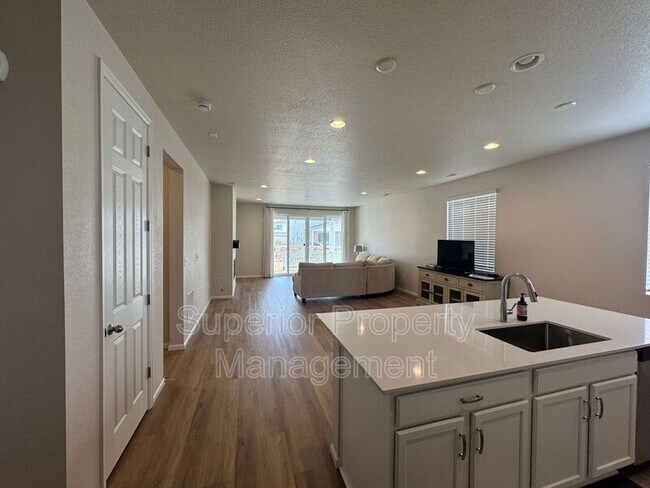 Building Photo - 981 Sandhills St