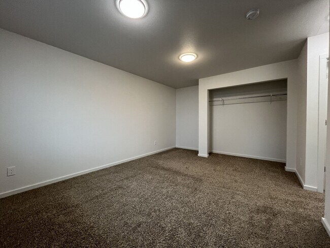 Building Photo - JDD2413