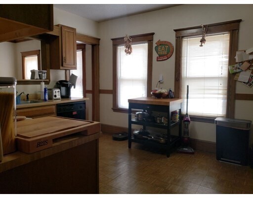 Building Photo - 9 Atkins St