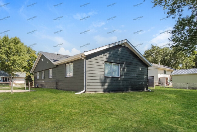Building Photo - 413 Huntley Ct