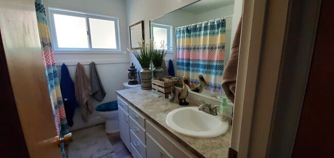 Building Photo - 105 Adams Ct