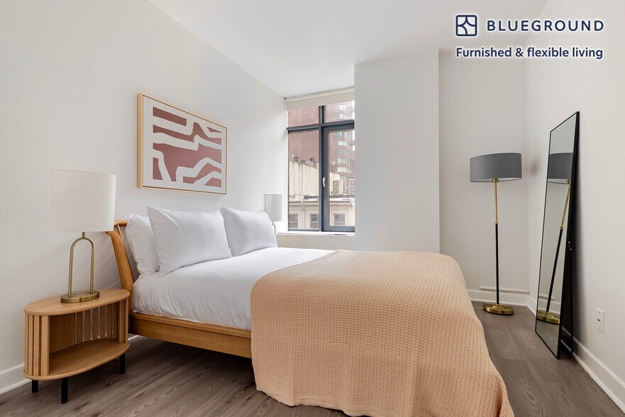 Building Photo - 49 E 34th St