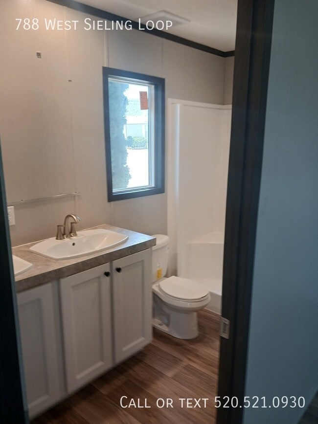 Building Photo - 788 W Sieling Loop