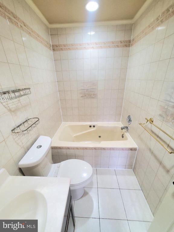 Building Photo - 742 S Granada St