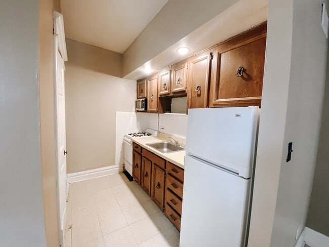 Kitchen - Salisbury Place Apartments