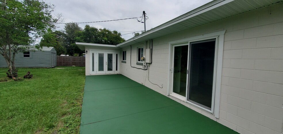Building Photo - 712 Saint Lucie Ln