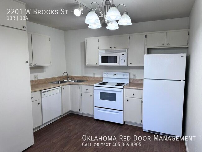 Building Photo - 2201 W Brooks St