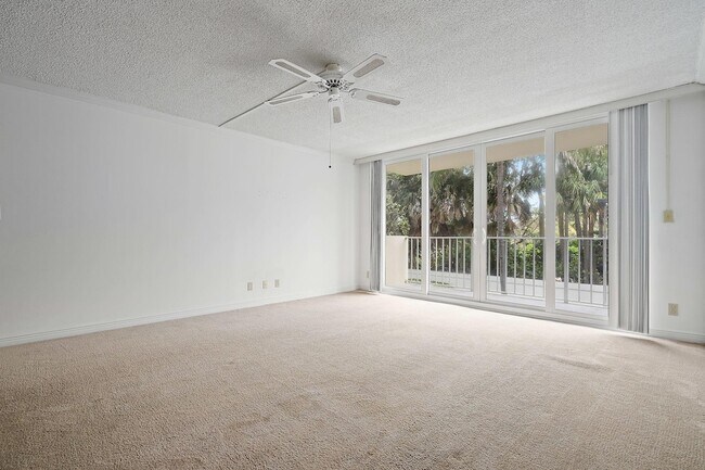 Building Photo - 630 Ocean Dr