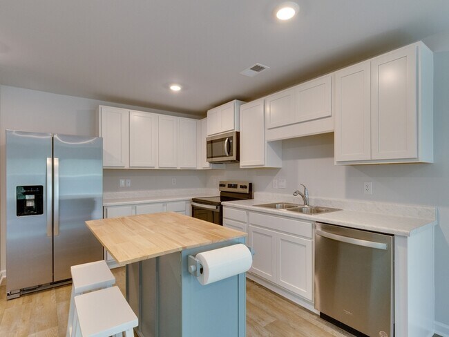 Building Photo - 3026 Course Ln