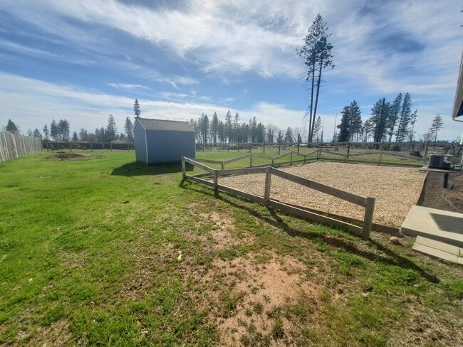 Building Photo - Fully Furnished cozy two-bedroom house