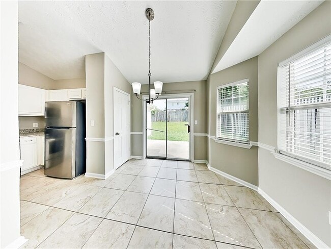 Building Photo - 136 Pecan Dr