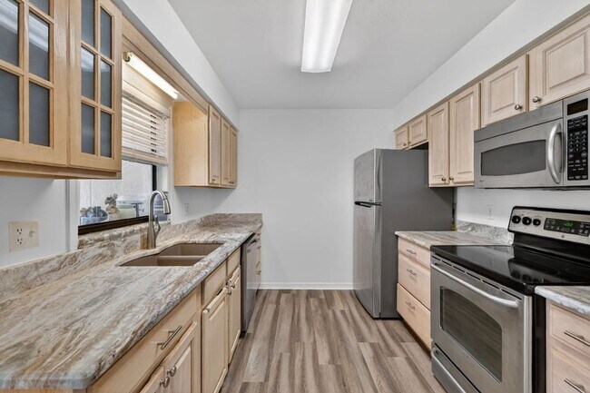 Building Photo - 12520 Orangewood Ct