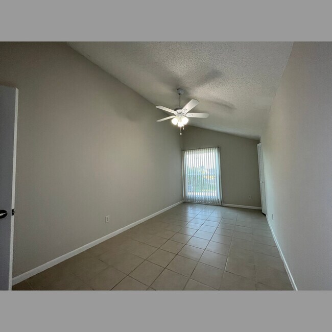 Building Photo - 7247 Albany Rd