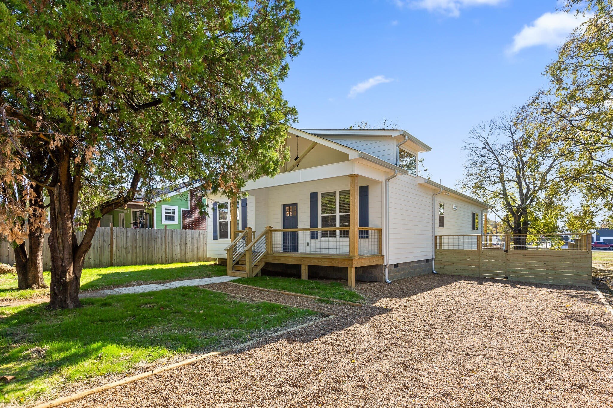 Building Photo - 2006 E 14th St