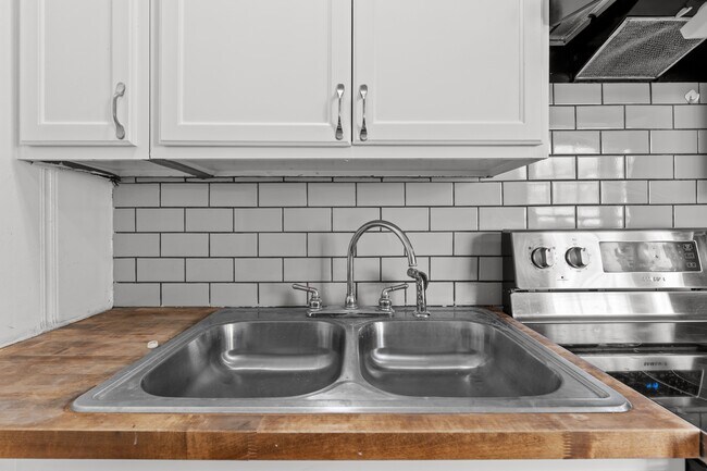 Building Photo - 2301 N 16th St