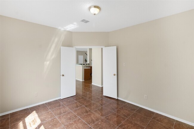 Building Photo - 2 Watergrove Ct