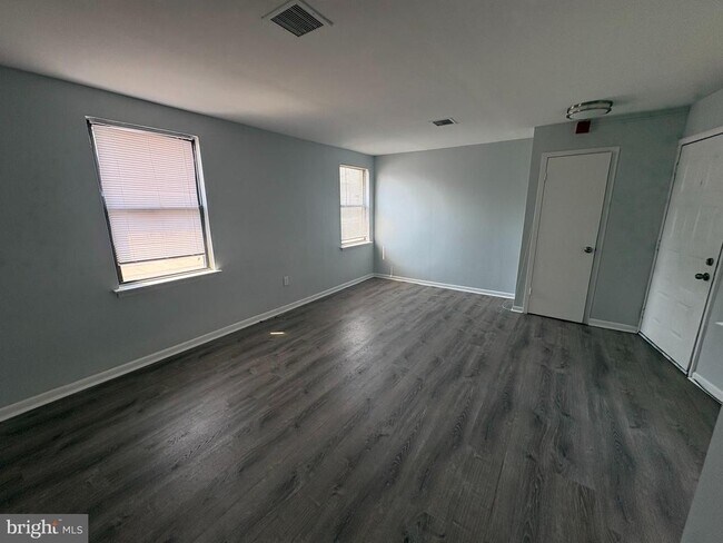Building Photo - 7900 Frankford Ave
