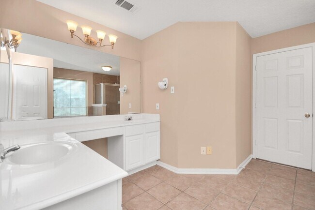 Building Photo - 174 Shiloh Dr