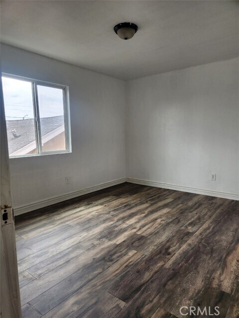 Building Photo - 406 56th St