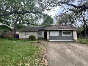 Building Photo - 2403 La Rochelle Dr