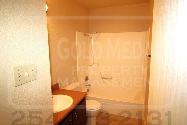 Building Photo - 2002 Sherman Dr