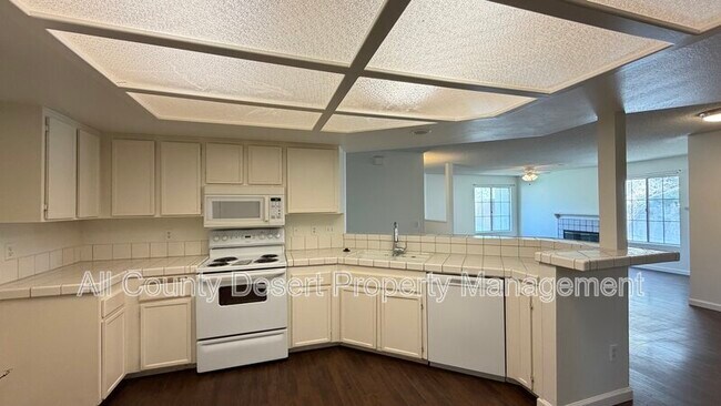 Building Photo - 52020 Avenida Mendoza