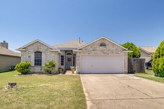 Building Photo - 1013 Lantana Ln