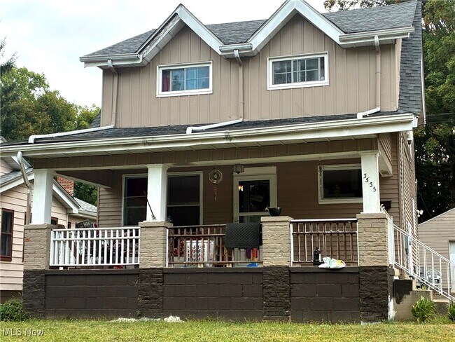 Primary Photo - 3535 Belden Ave