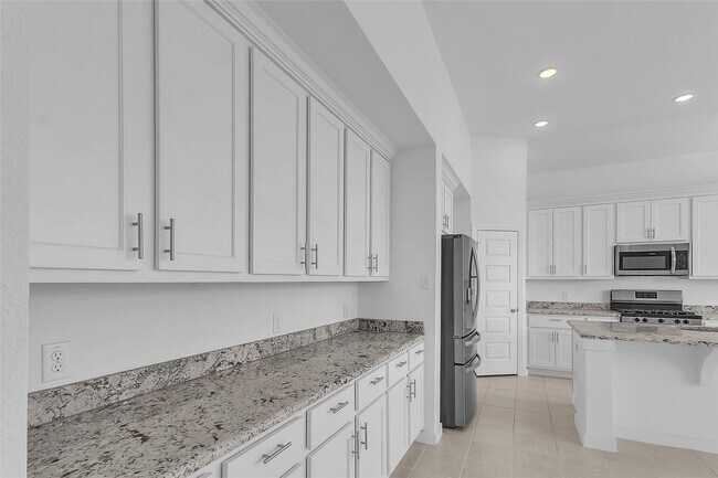 Building Photo - 1805 Everglades Dr