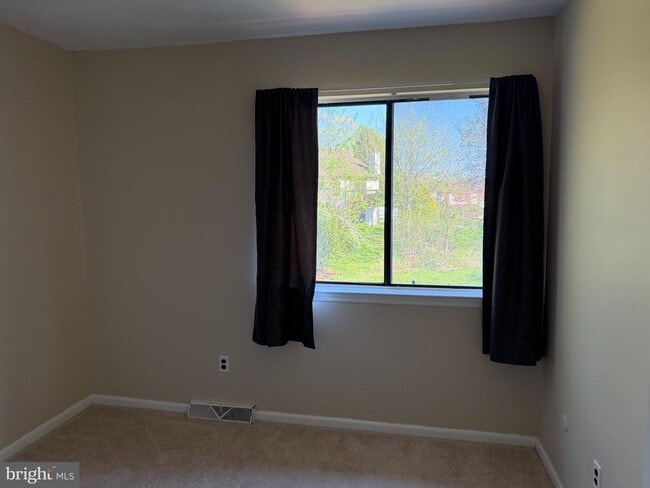 Building Photo - 5404 Doral Dr