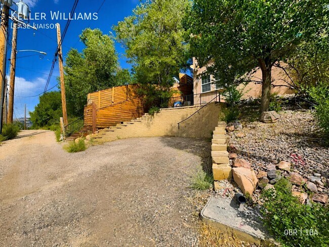 Building Photo - 2605 W Pikes Peak Ave