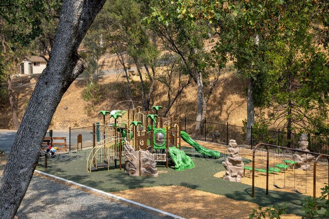 Building Photo - 12691 Junipero Serra Way