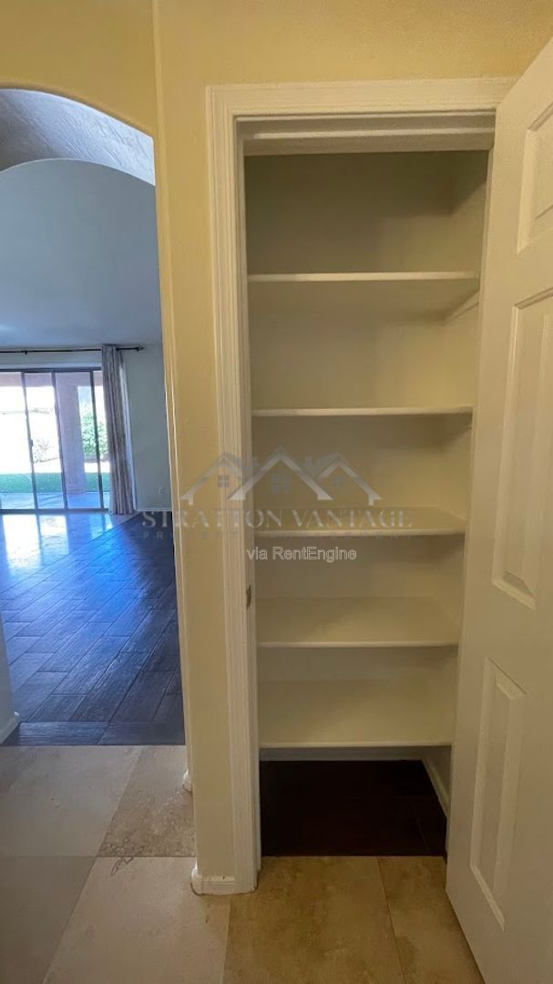 Building Photo - 6814 W Lariat Ln